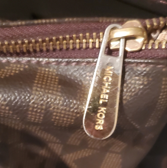 Michael Kors purse - Picture 2 of 4